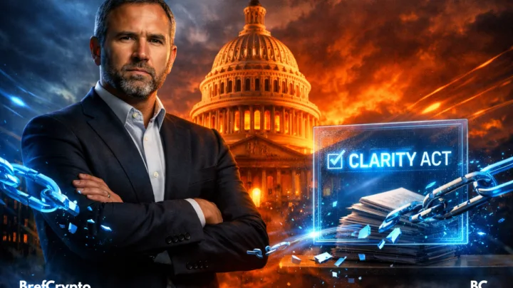 Homme en costume devant le Capitole, chaînes digitales brisées et hologramme "CLARITY ACT" en lumière bleue